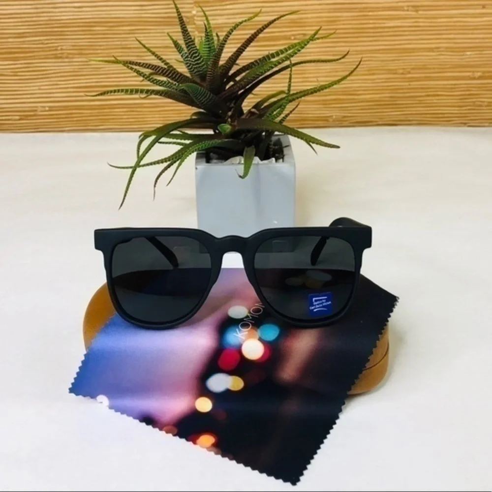 KOMONO sunglasses NEW Riviera CZ Black Rubber Square